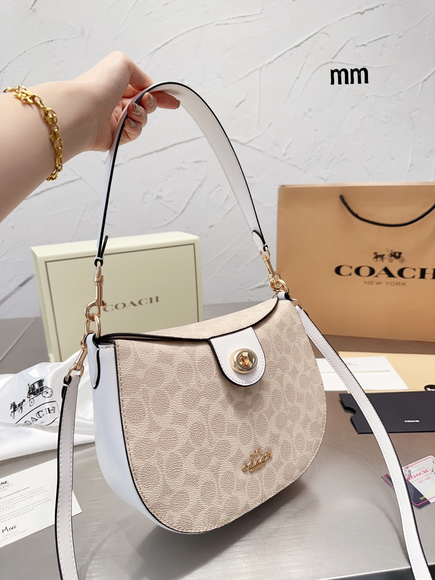 11738 coach 85$ gallery