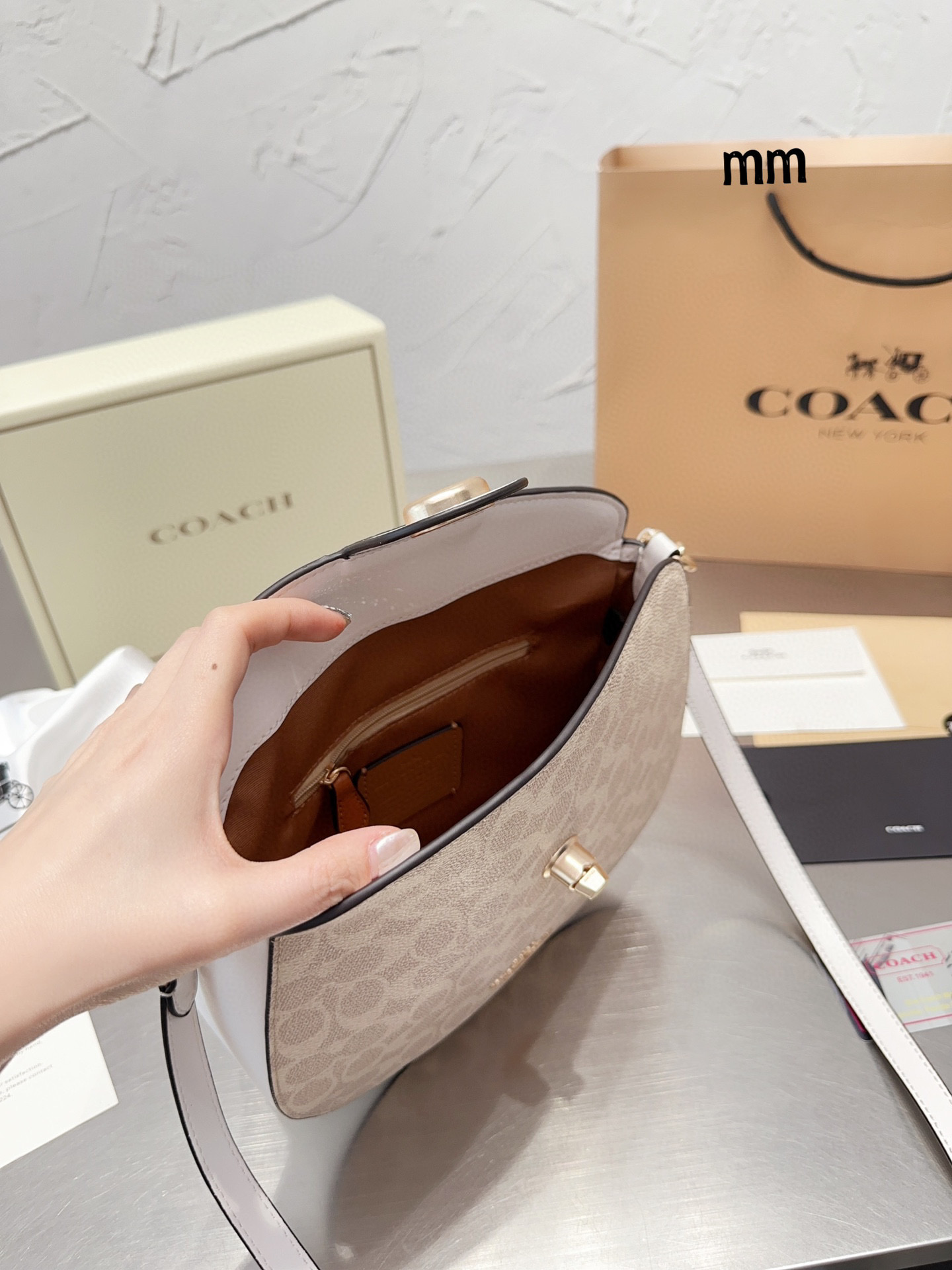 11738 coach 85$ gallery