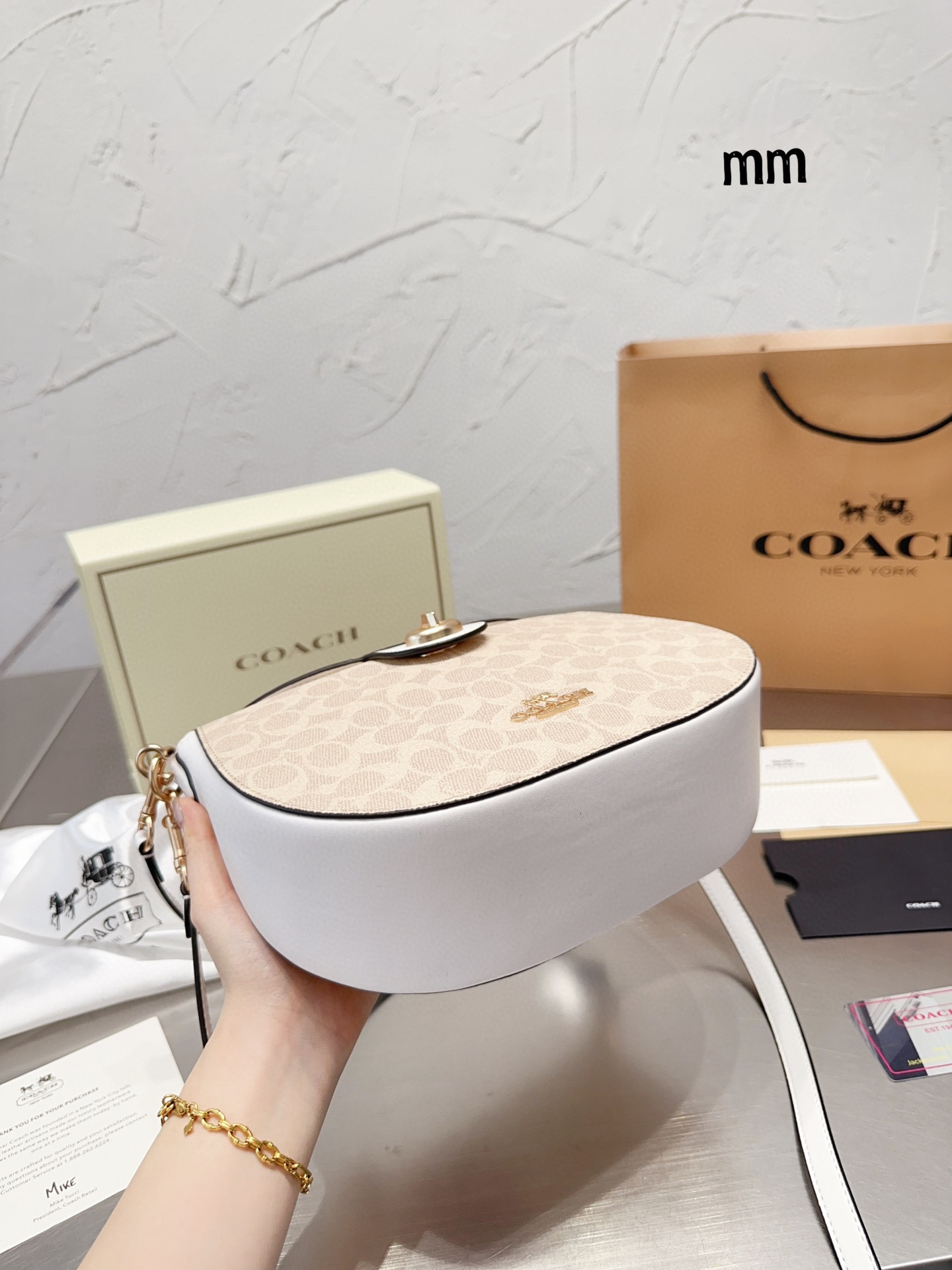 11738 coach 85$ gallery
