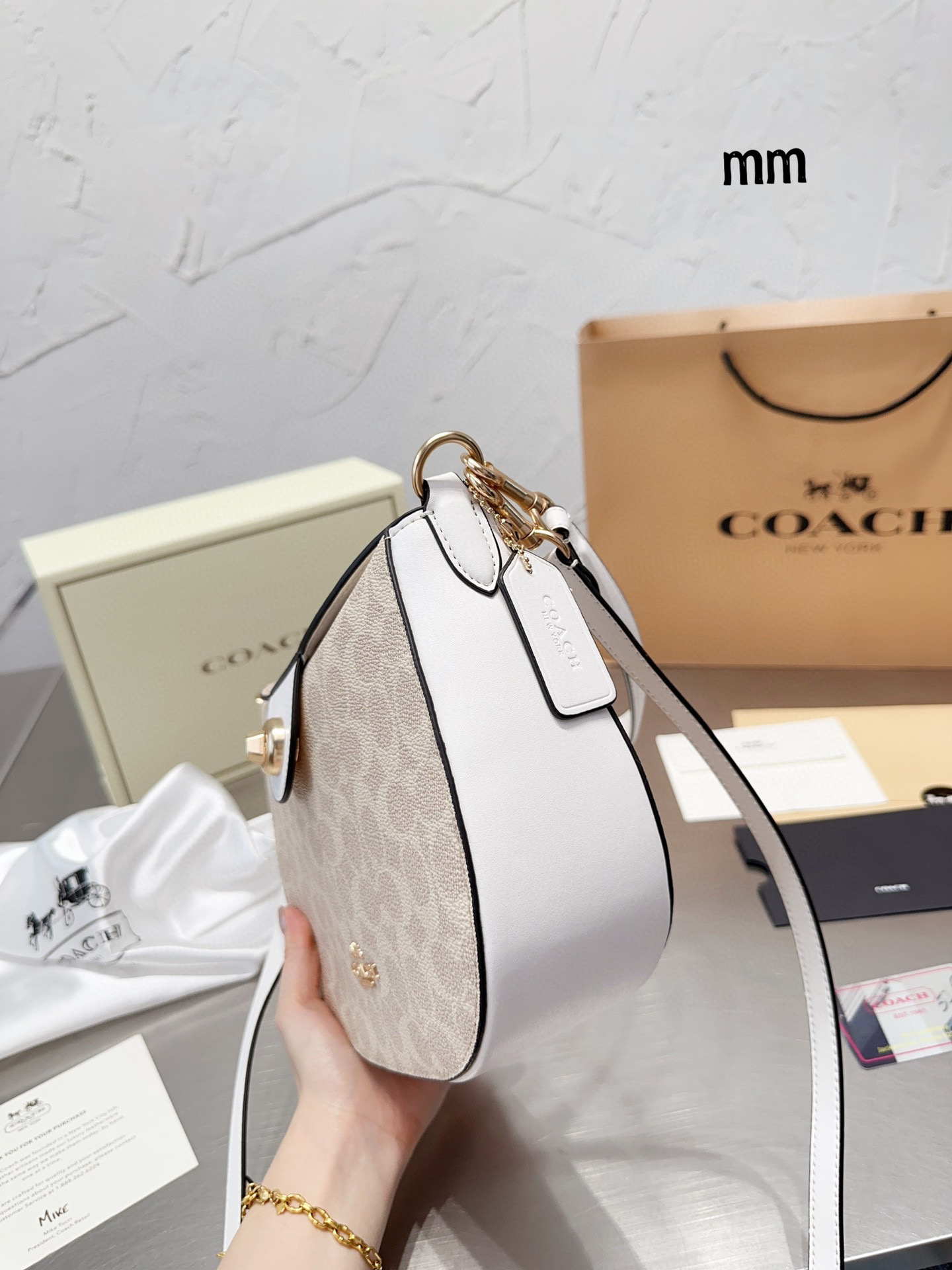11738 coach 85$ gallery