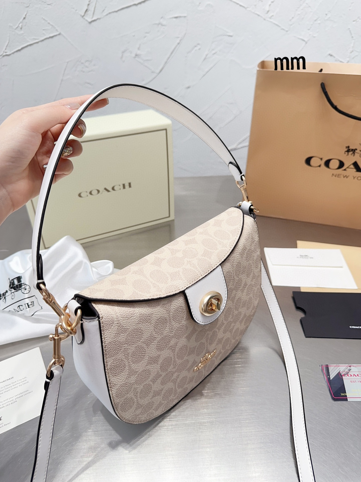 11738 coach 85$ gallery
