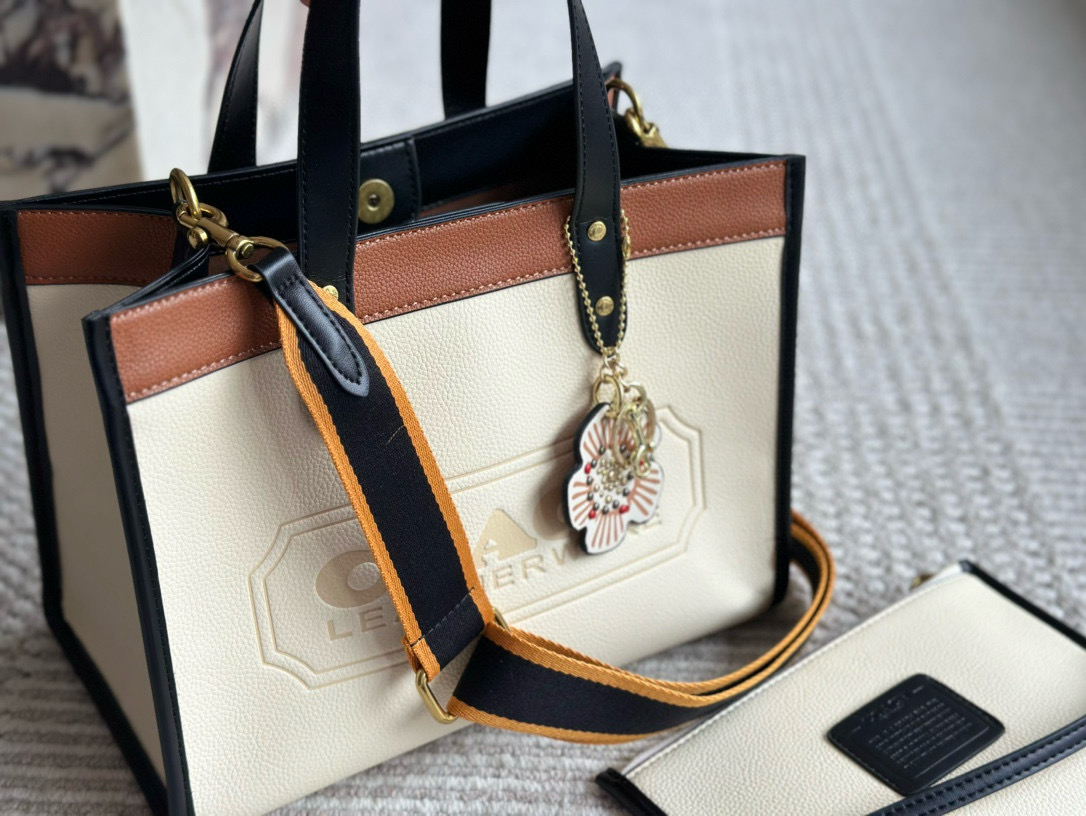 176 Coach  $75 gallery