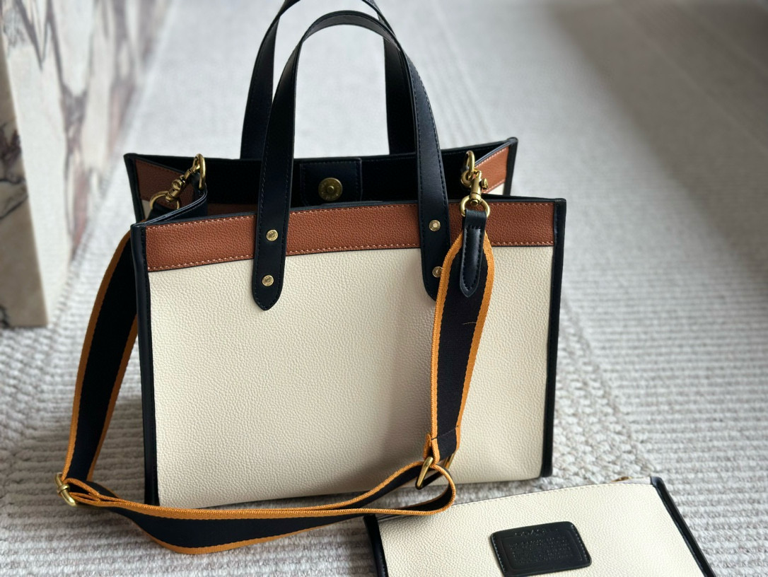 176 Coach  $75 gallery