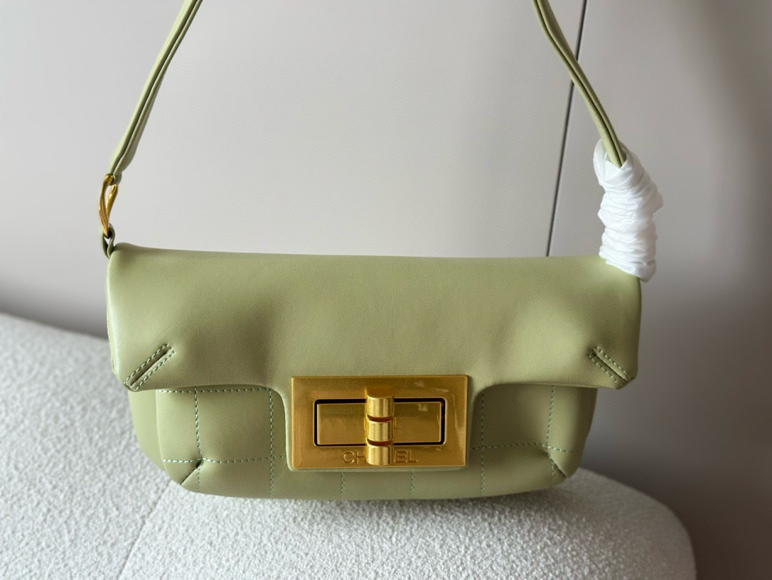 186 Chanel $75 gallery