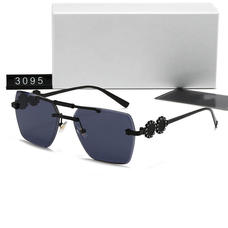 20010 Versace $25 gallery