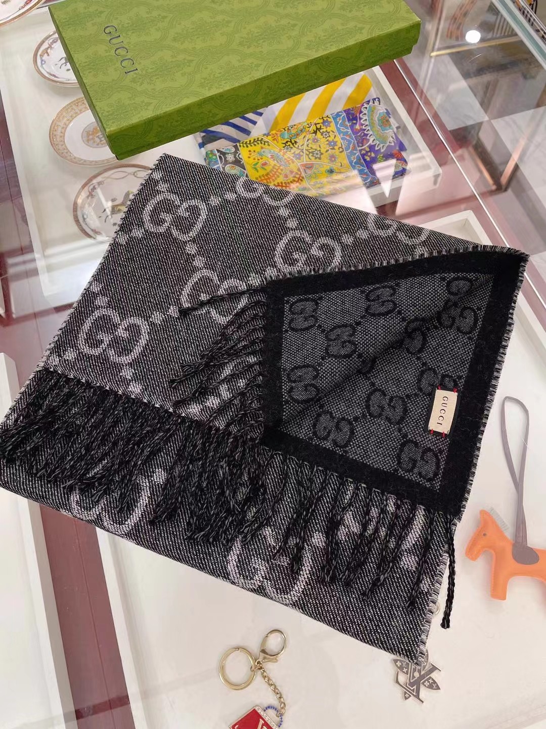 20021 scarf GUCCI  $39 gallery