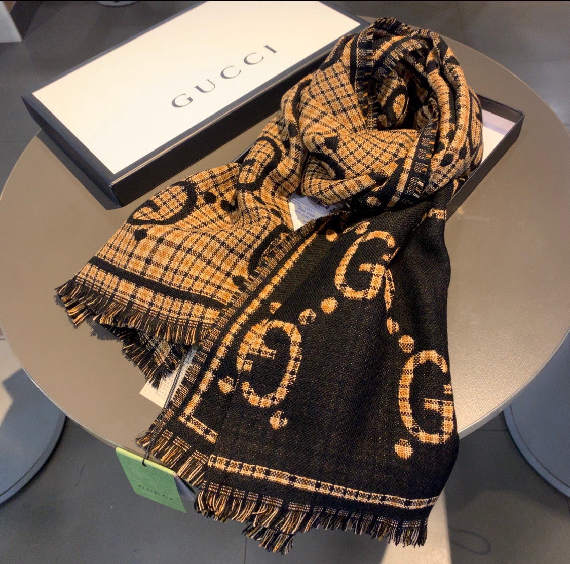 20023 scarf GUCCI  $27 gallery