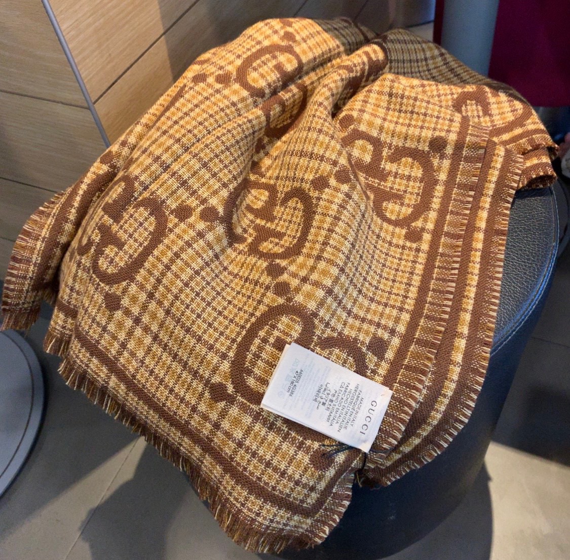 20023 scarf GUCCI  $27 gallery