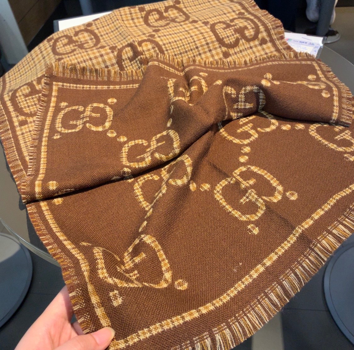 20023 scarf GUCCI  $27 gallery