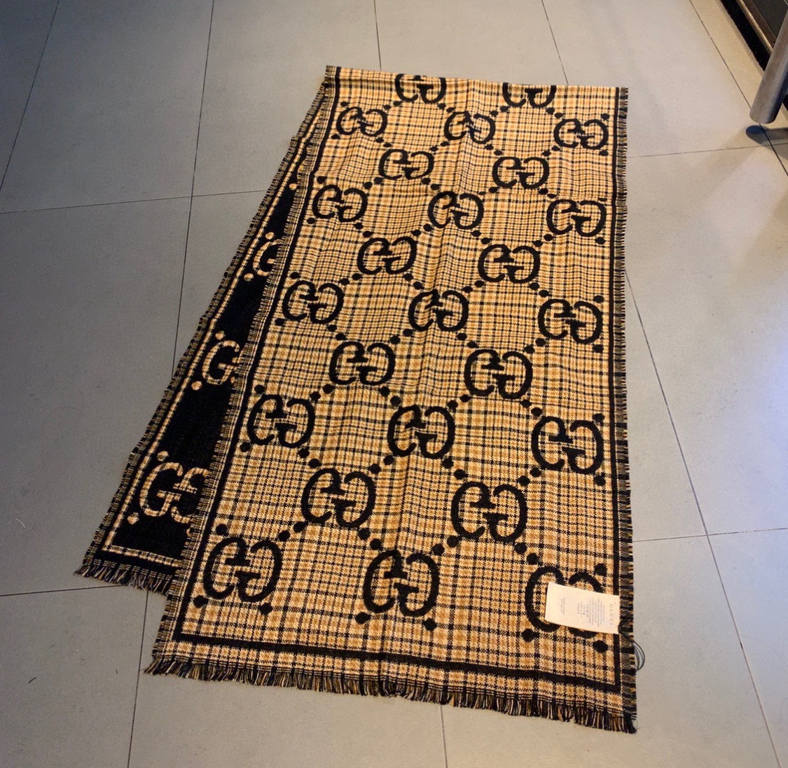 20023 scarf GUCCI  $27 gallery