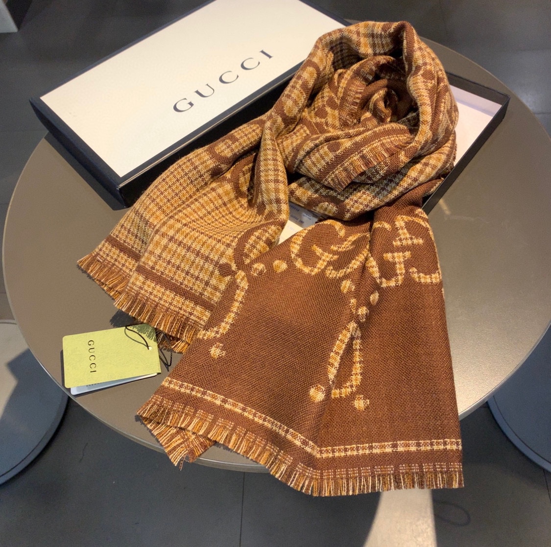 20023 scarf GUCCI  $27 gallery