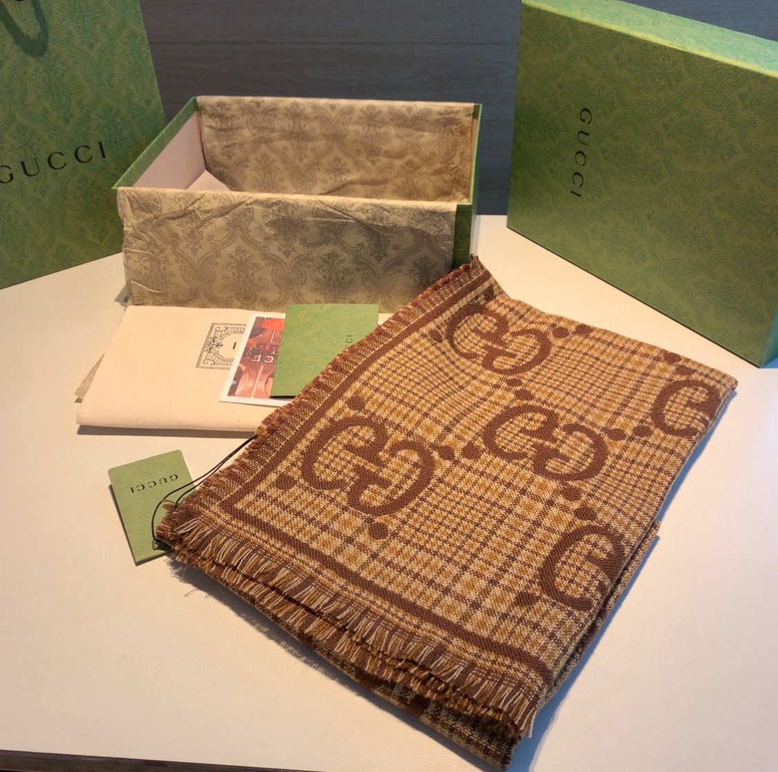 20023 scarf GUCCI  $27 gallery