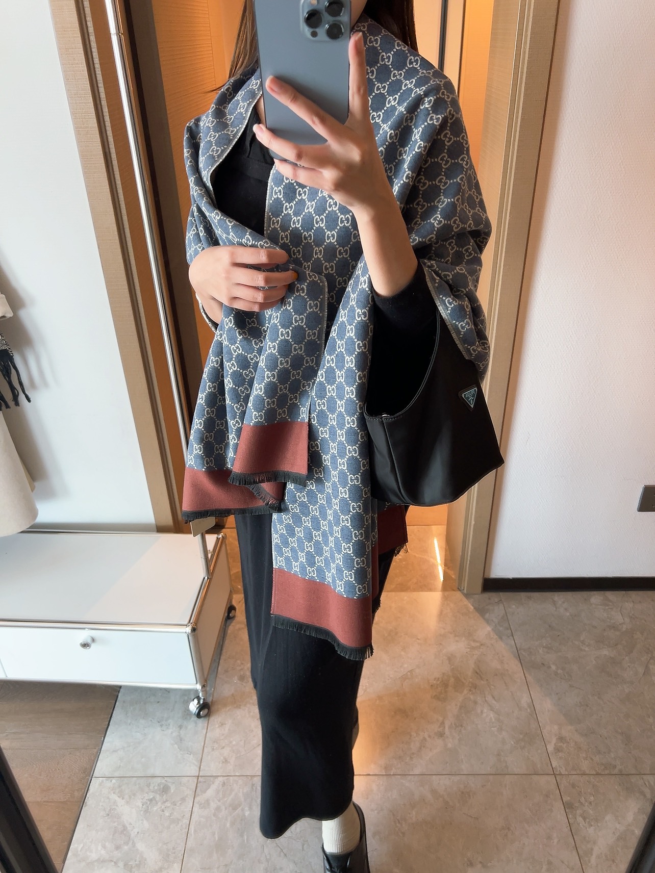 20027 scarf GUCCI  $27 gallery
