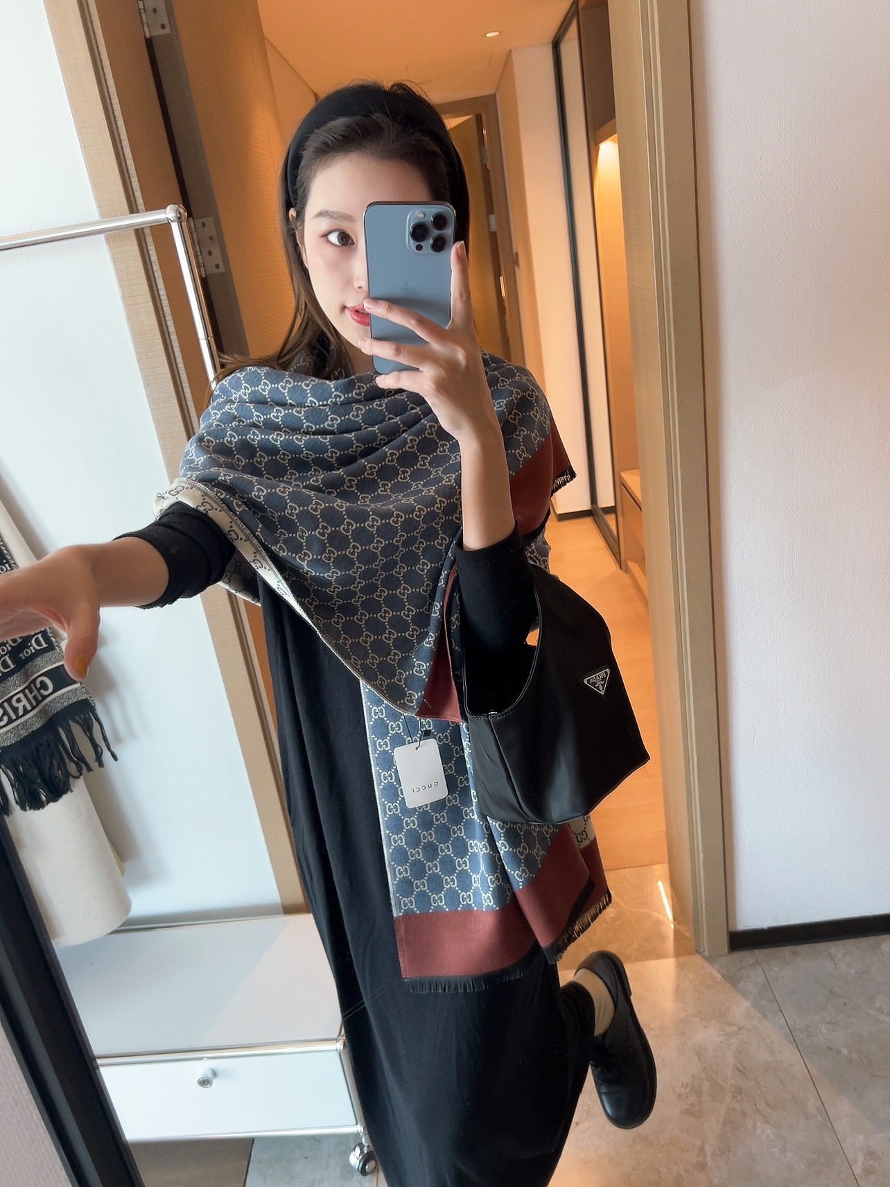 20027 scarf GUCCI  $27 gallery