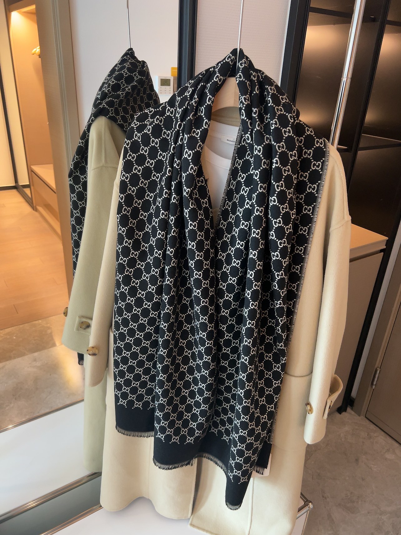 20027 scarf GUCCI  $27 gallery