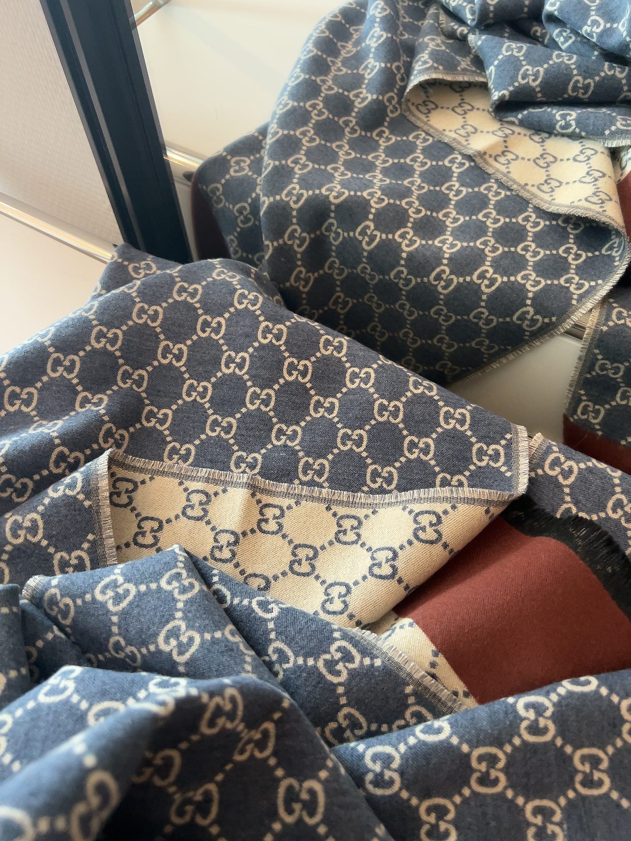 20027 scarf GUCCI  $27 gallery