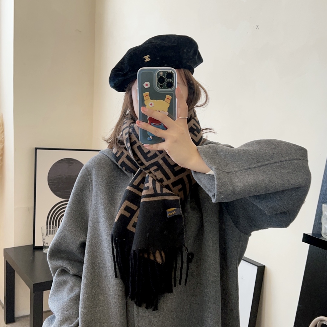 20030 scarf Fendi  $27 gallery