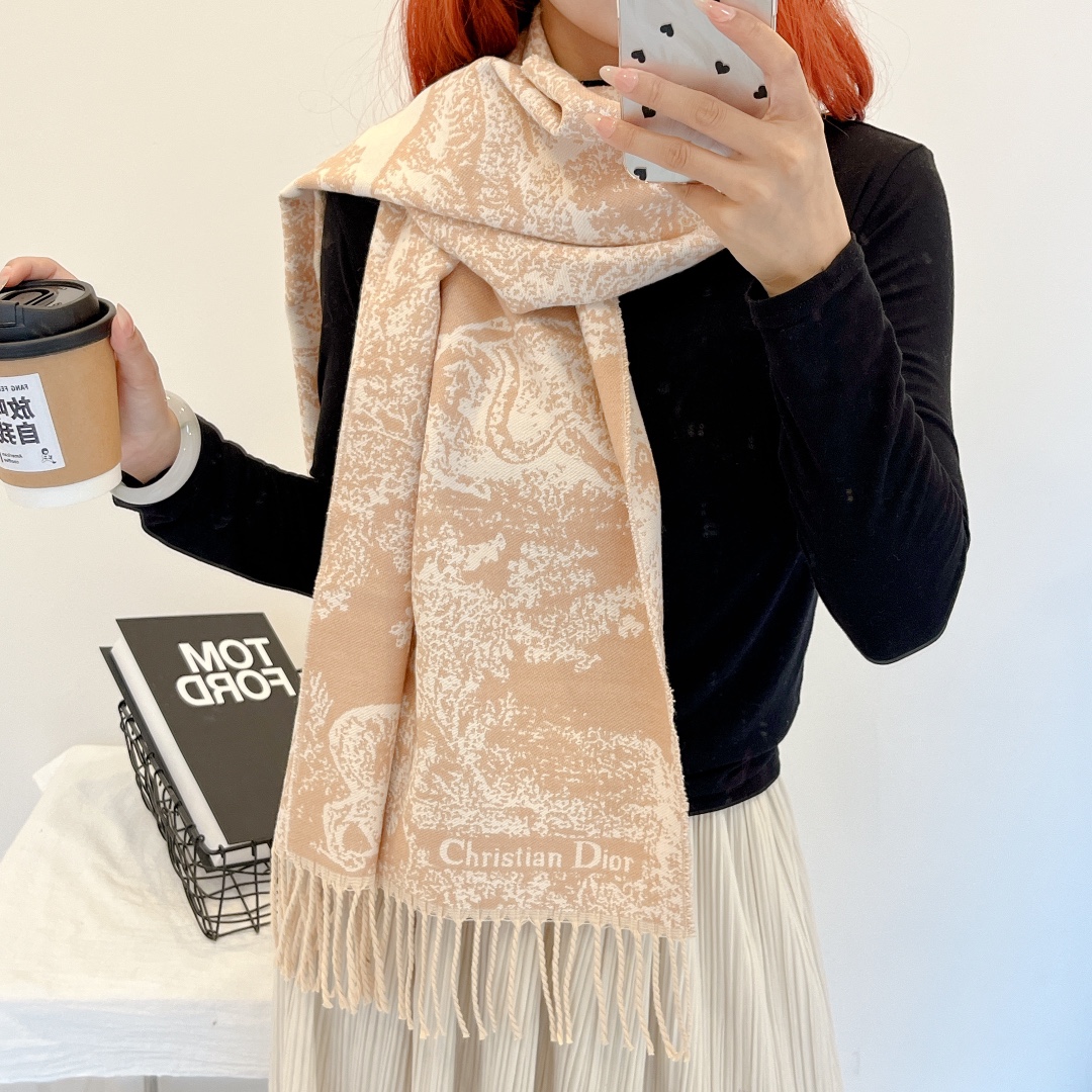 20031 scarf DIOR  $27 gallery