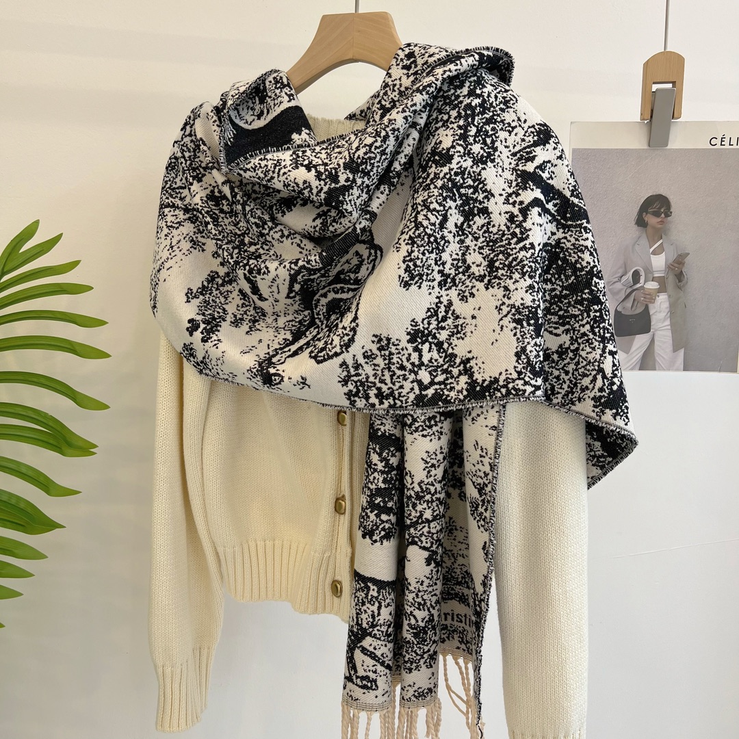 20031 scarf DIOR  $27 gallery