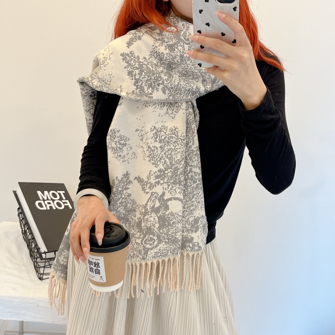 20031 scarf DIOR  $27 gallery