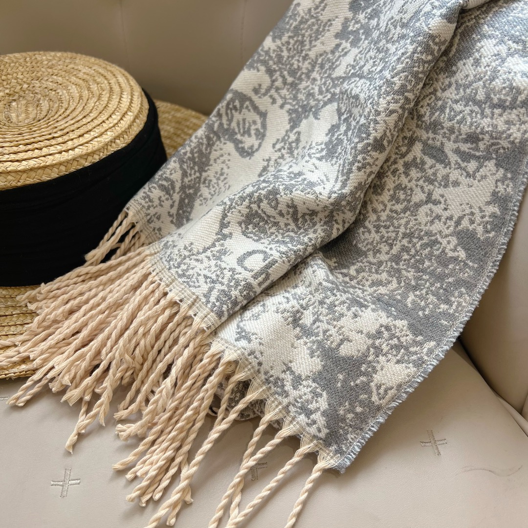 20031 scarf DIOR  $27 gallery