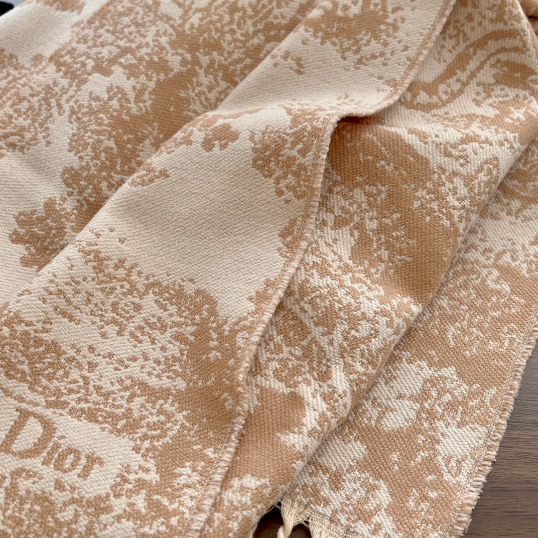 20031 scarf DIOR  $27 gallery
