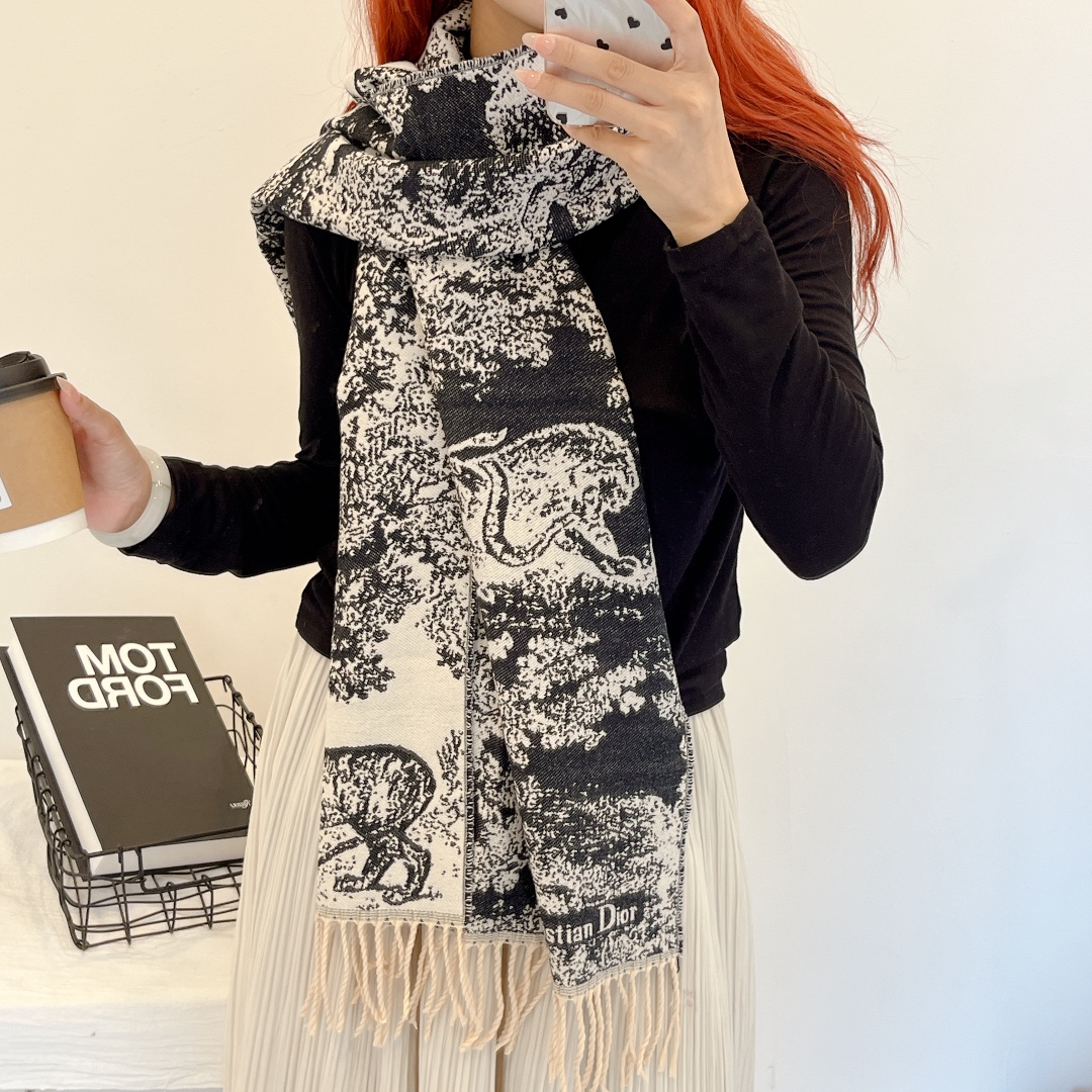 20031 scarf DIOR  $27 gallery