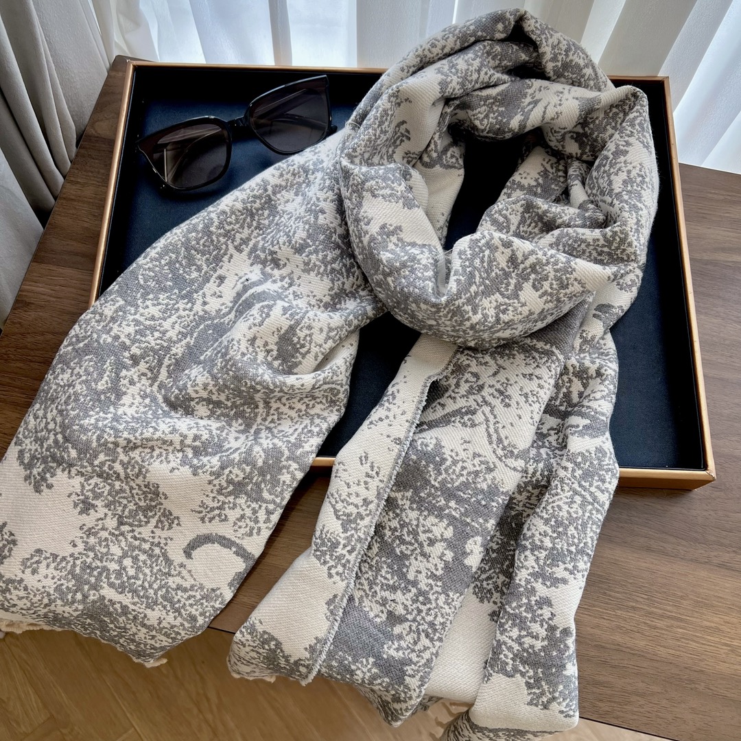 20031 scarf DIOR  $27 gallery