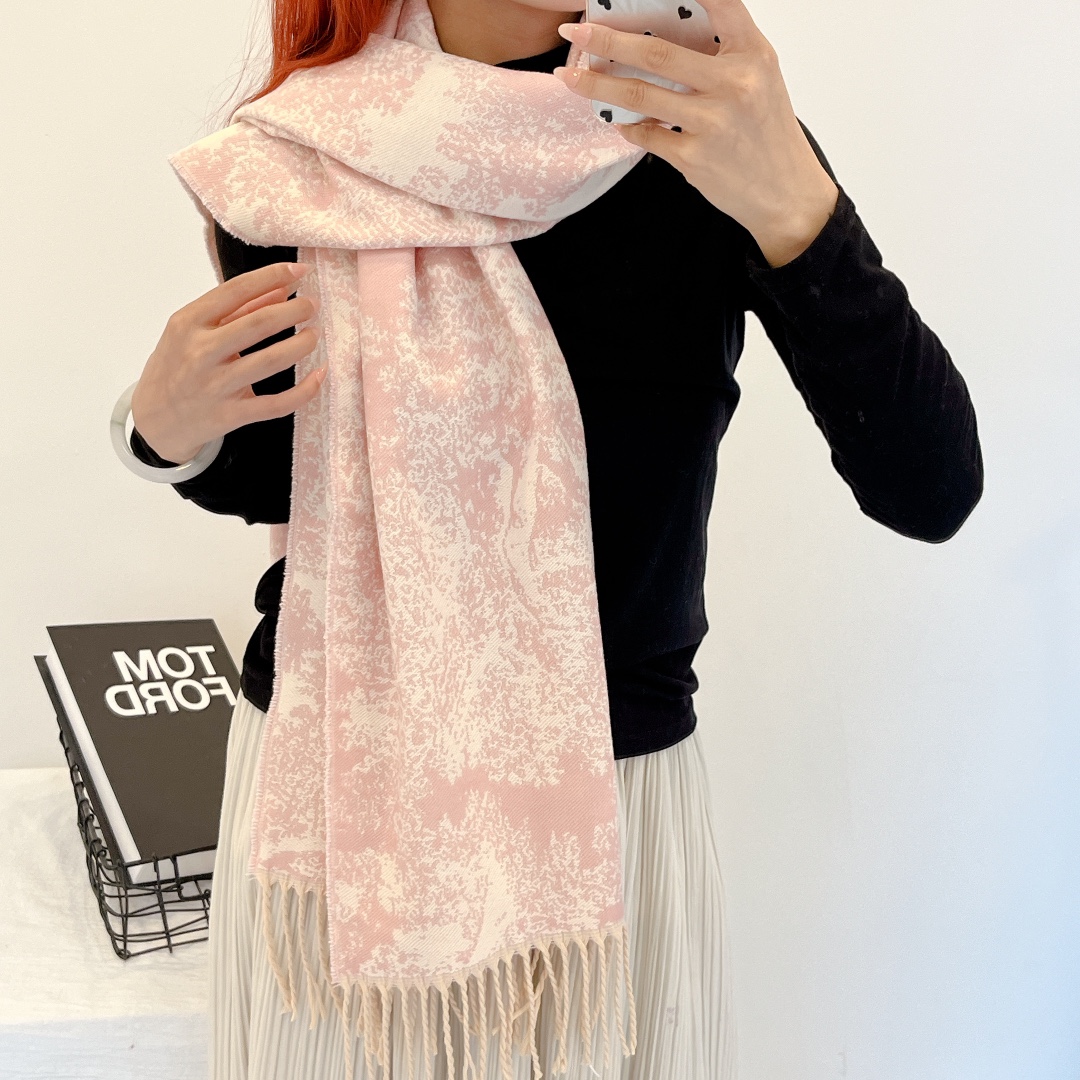 20031 scarf DIOR  $27 gallery