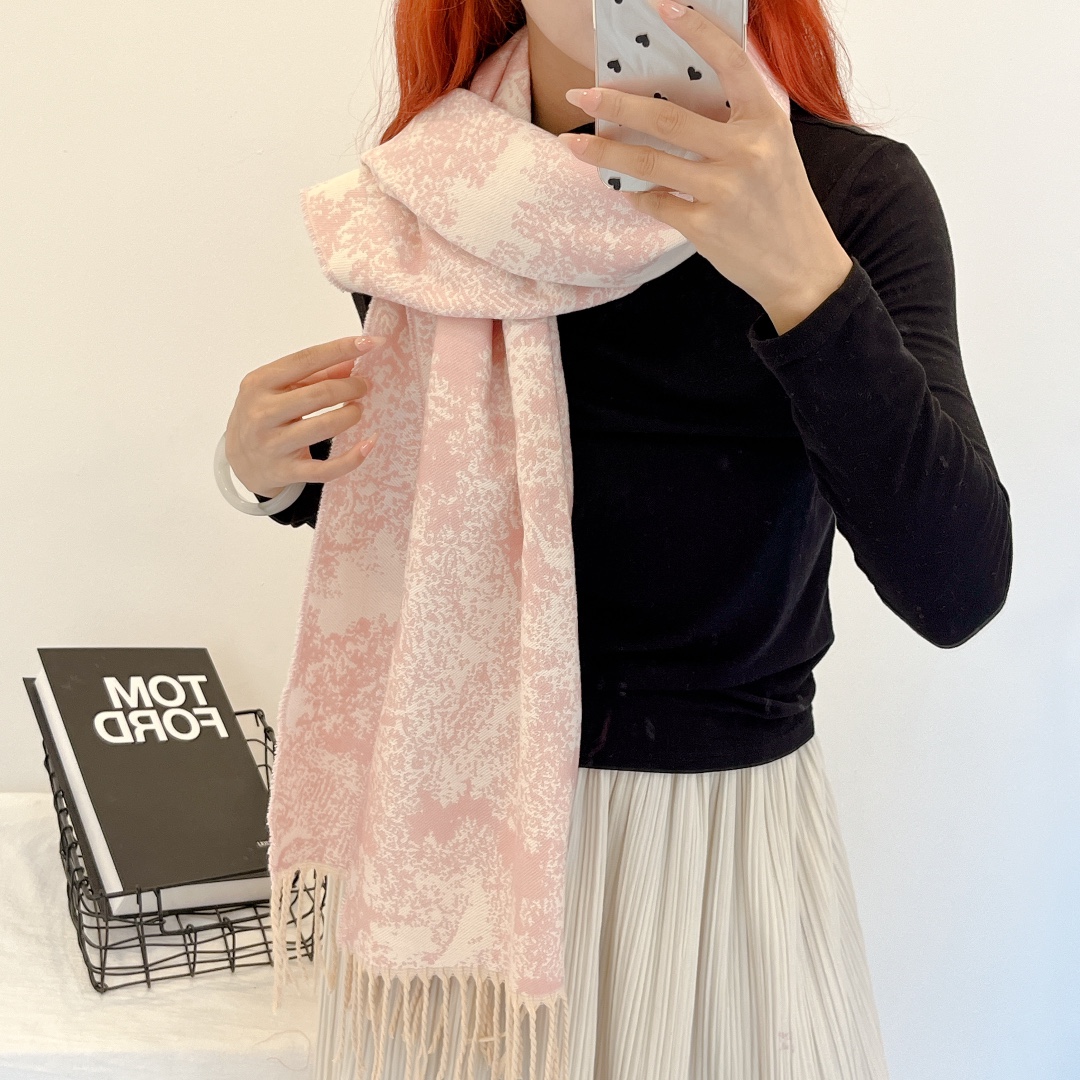20031 scarf DIOR  $27 gallery