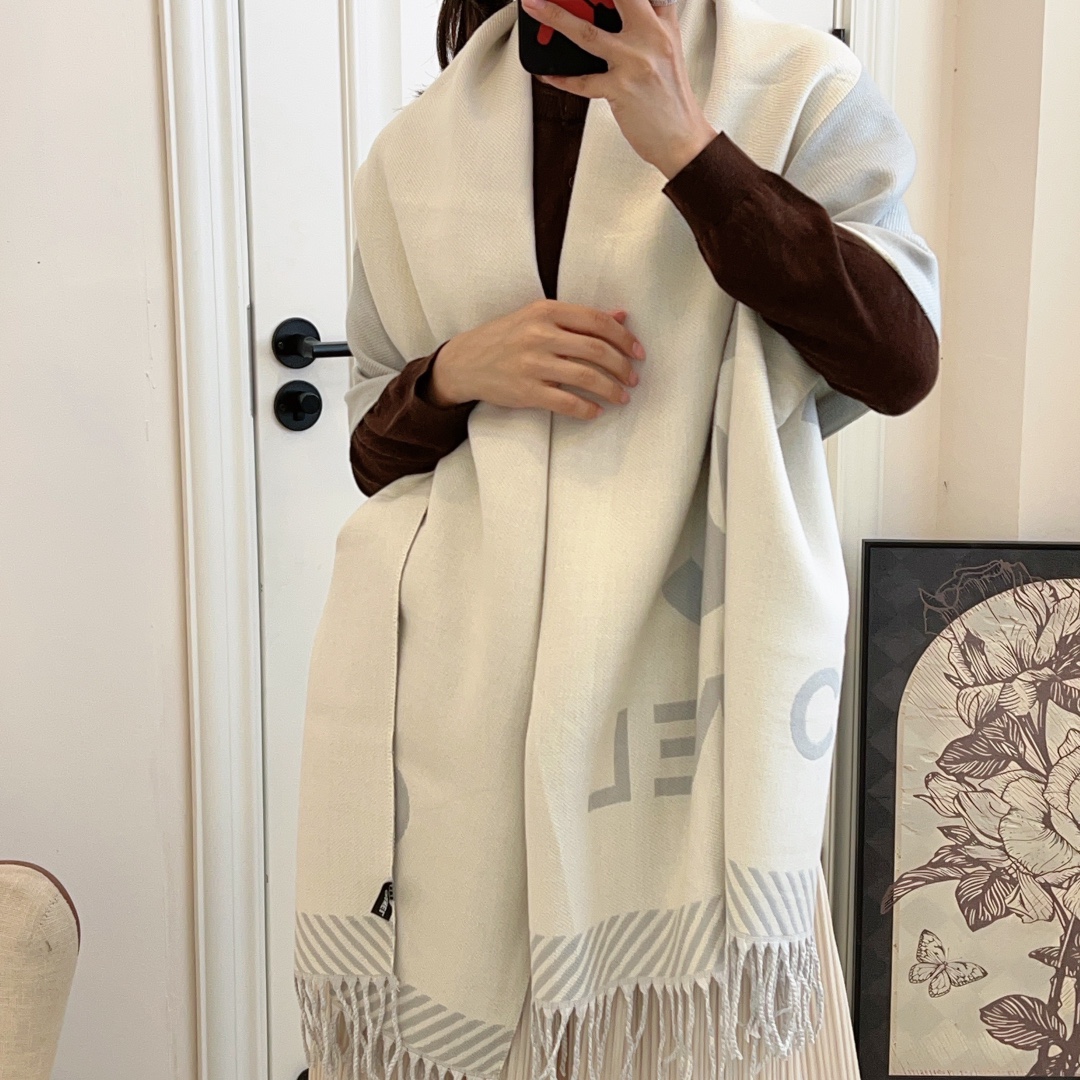 20034 Chanel scarf $27 gallery