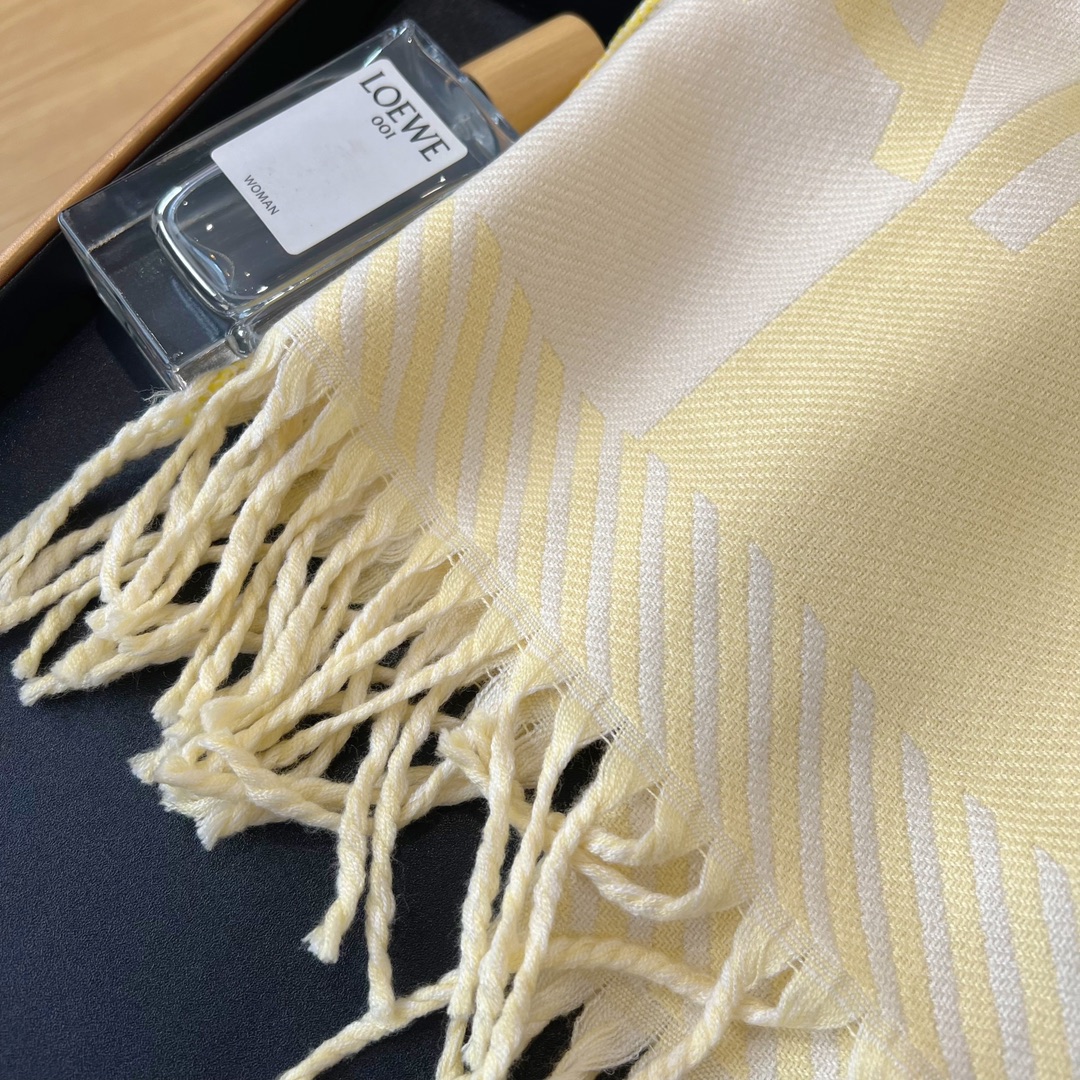 20034 Chanel scarf $27 gallery