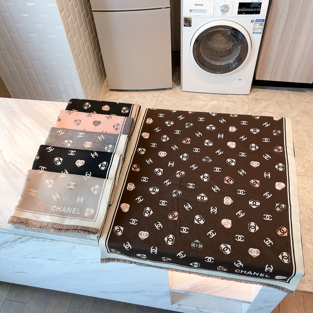 20036 Chanel scarf $27 gallery