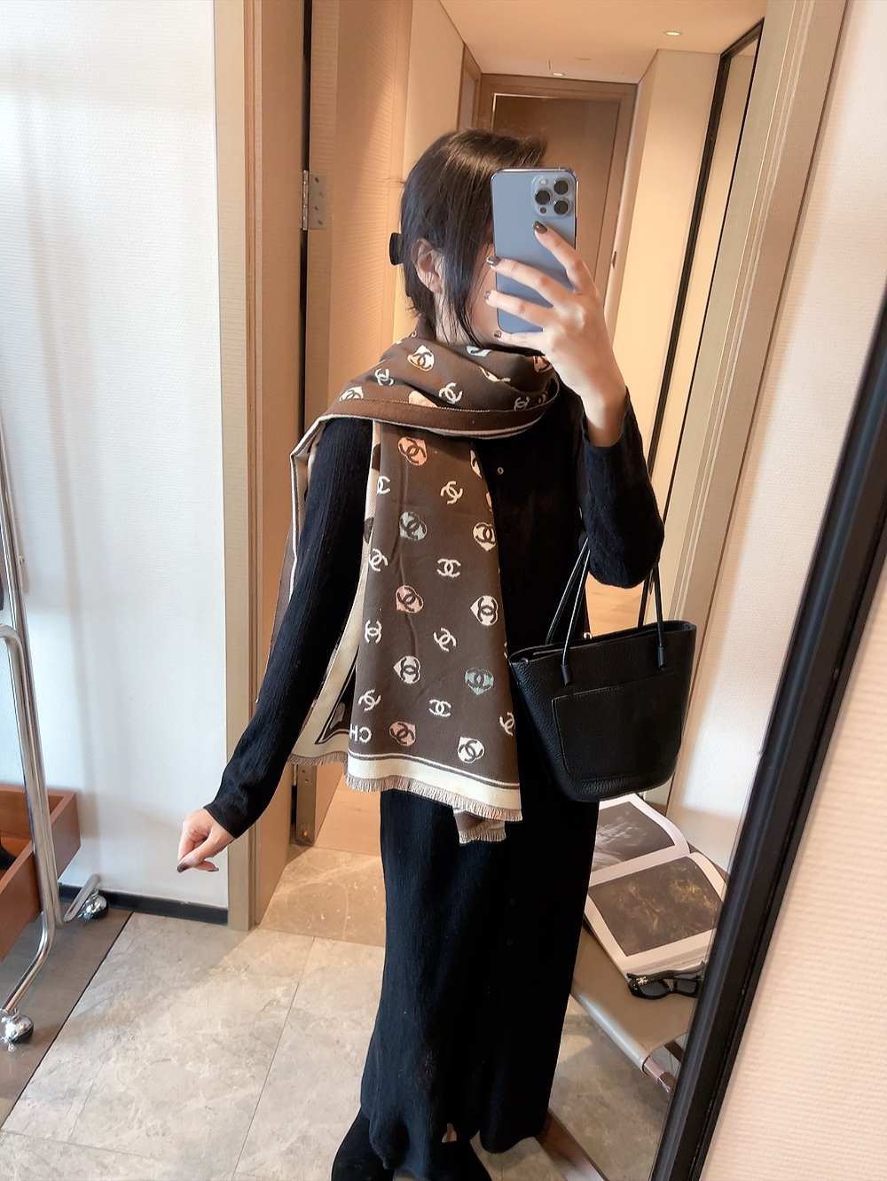 20036 Chanel scarf $27 gallery