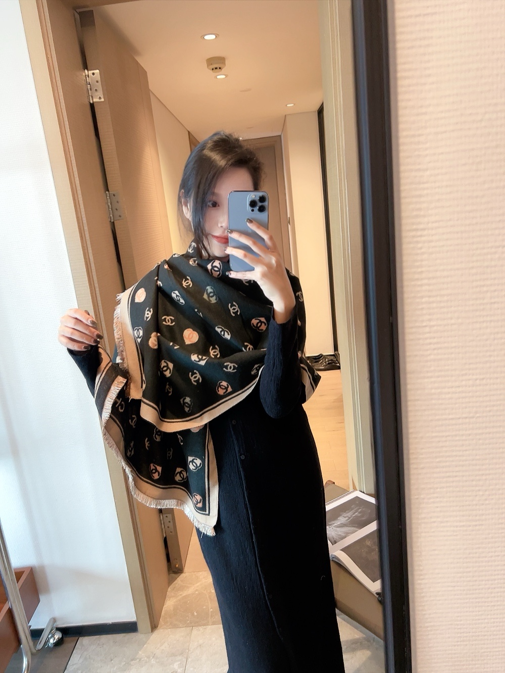 20036 Chanel scarf $27 gallery