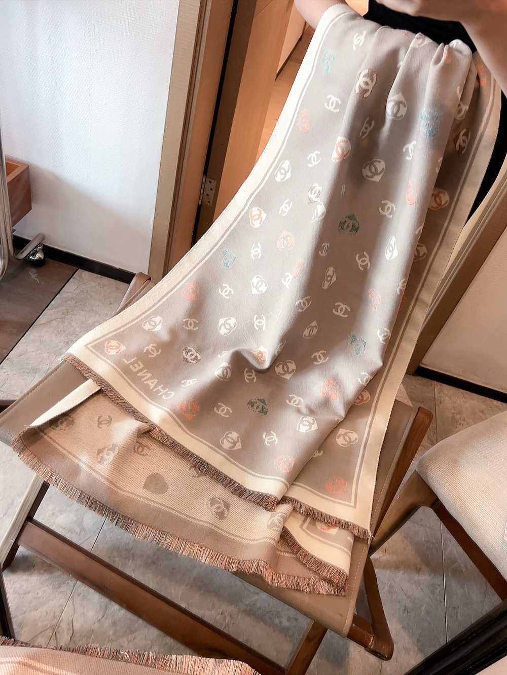 20036 Chanel scarf $27 gallery