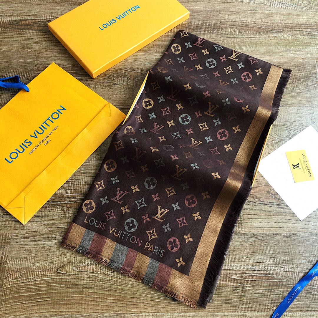 20037 Chanel LV $27 gallery