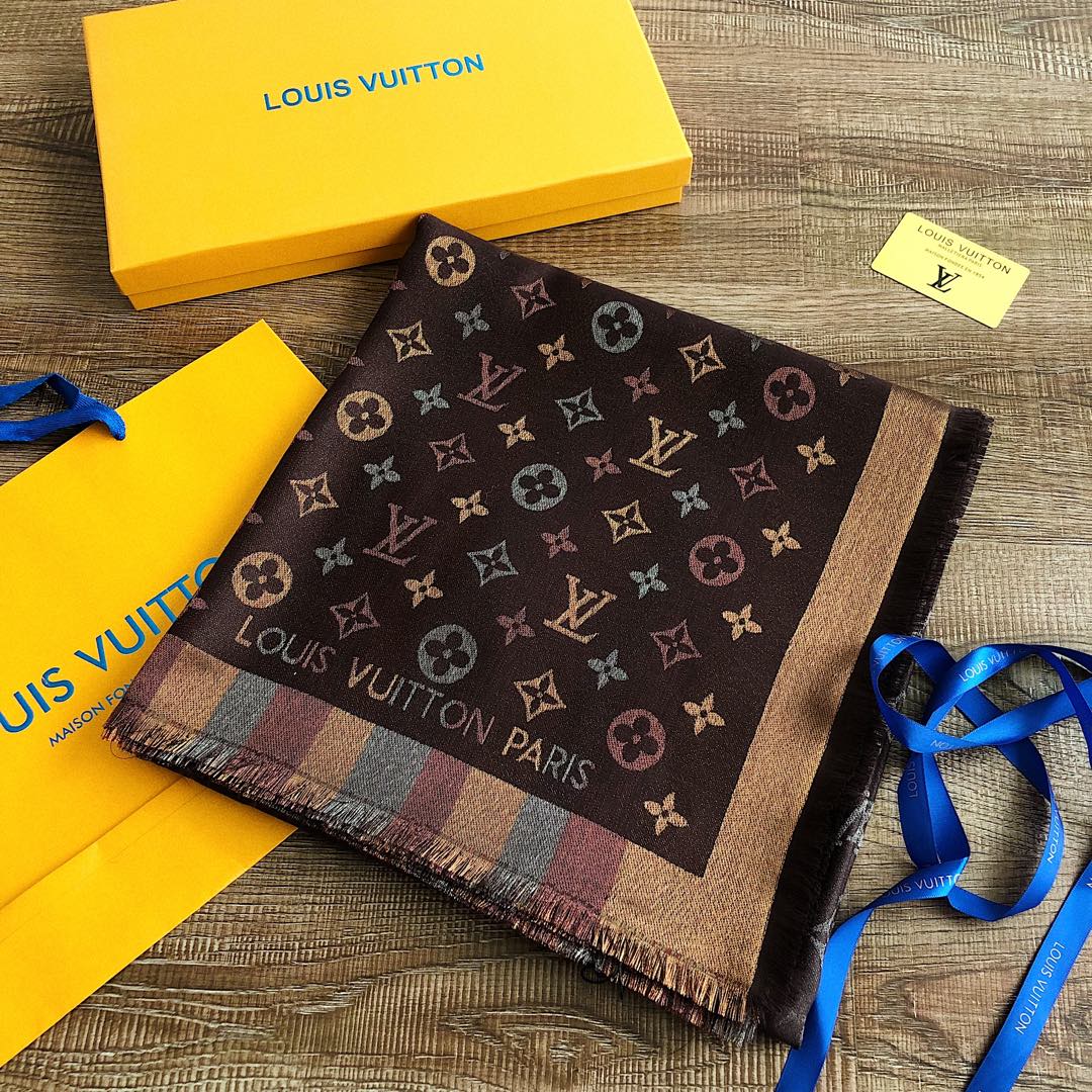 20037 Chanel LV $27 gallery