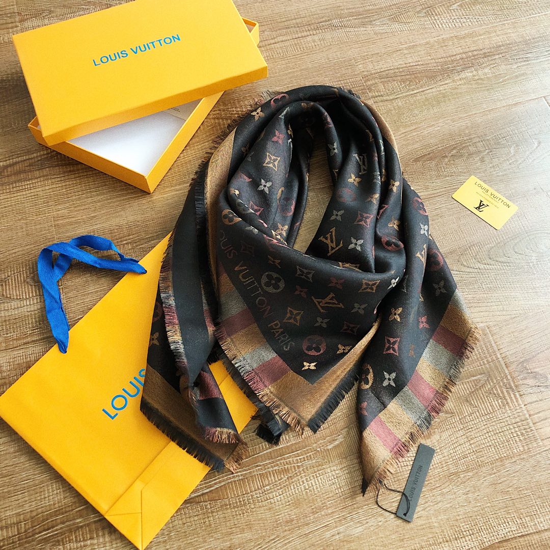 20037 Chanel LV $27 gallery