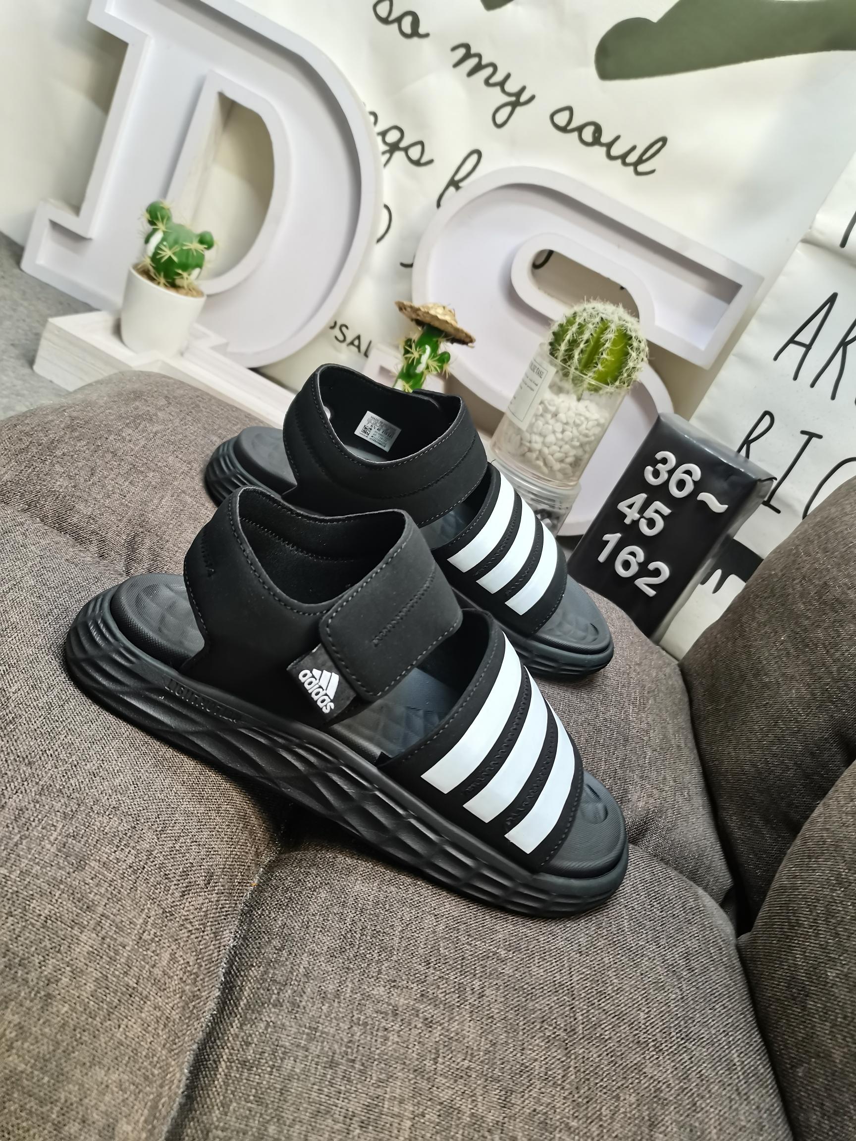 238 Adidas  $58 gallery