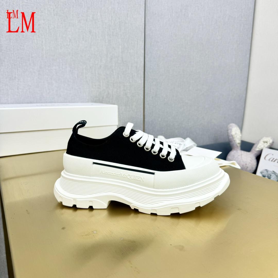 2890 Alexander McQueen $68 gallery