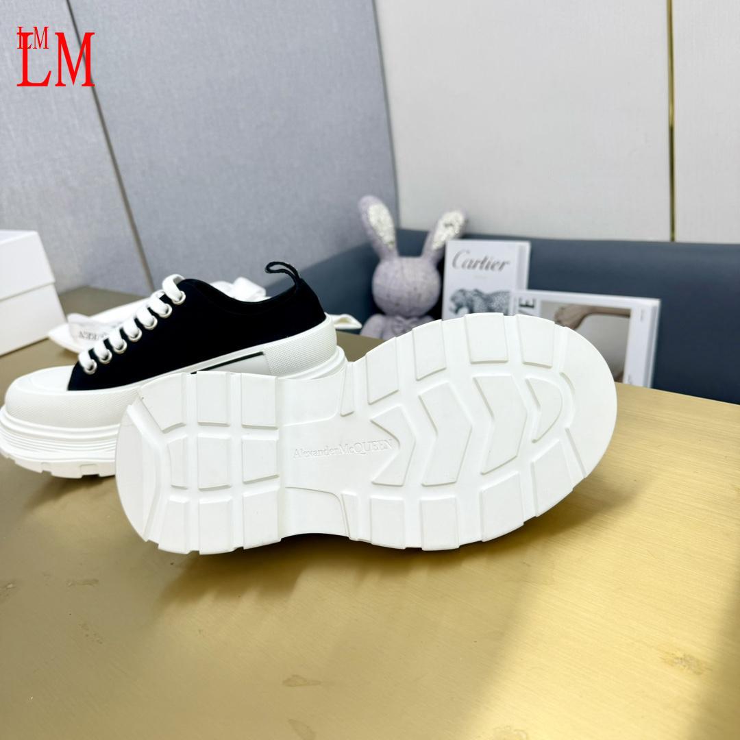 2890 Alexander McQueen $68 gallery