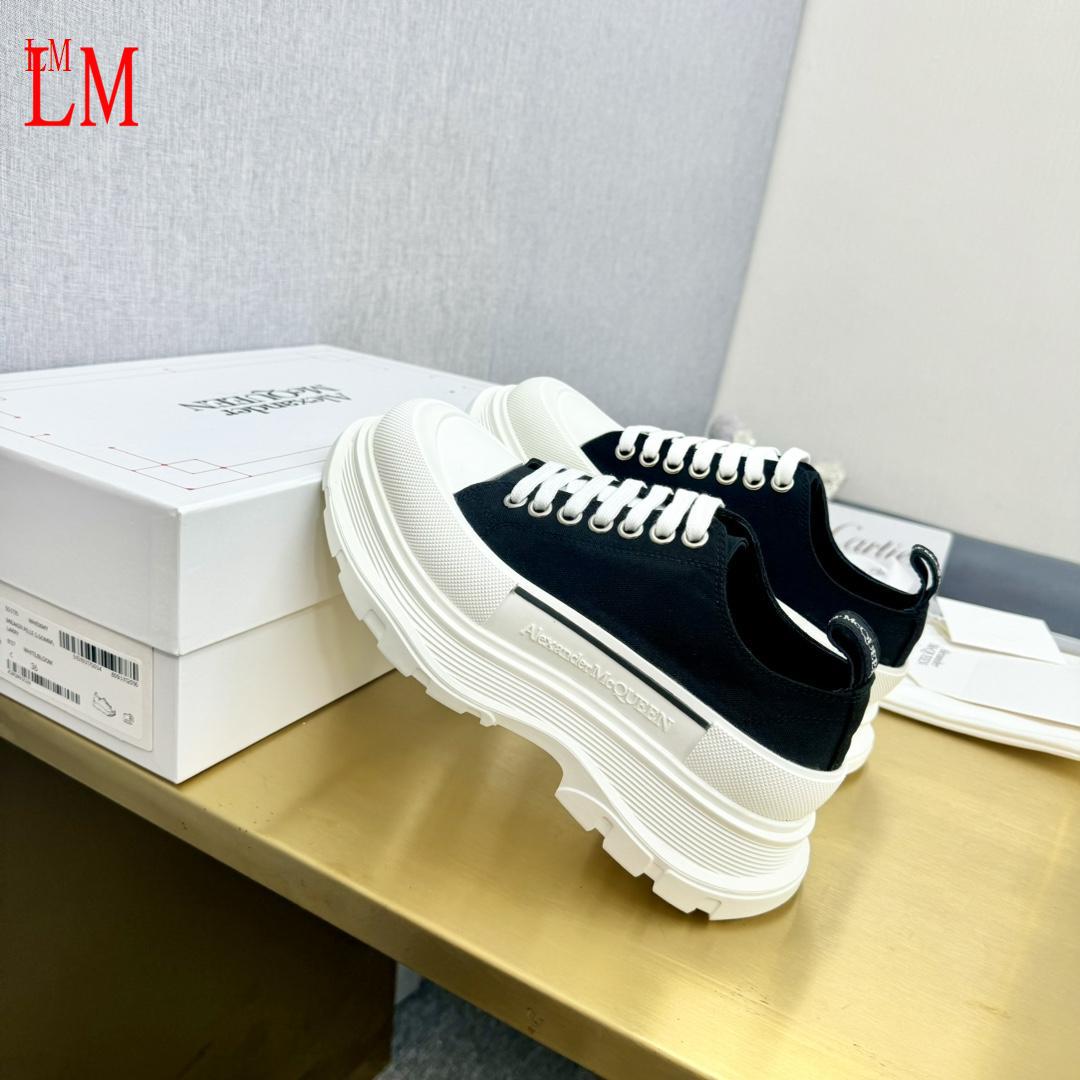 2890 Alexander McQueen $68 gallery