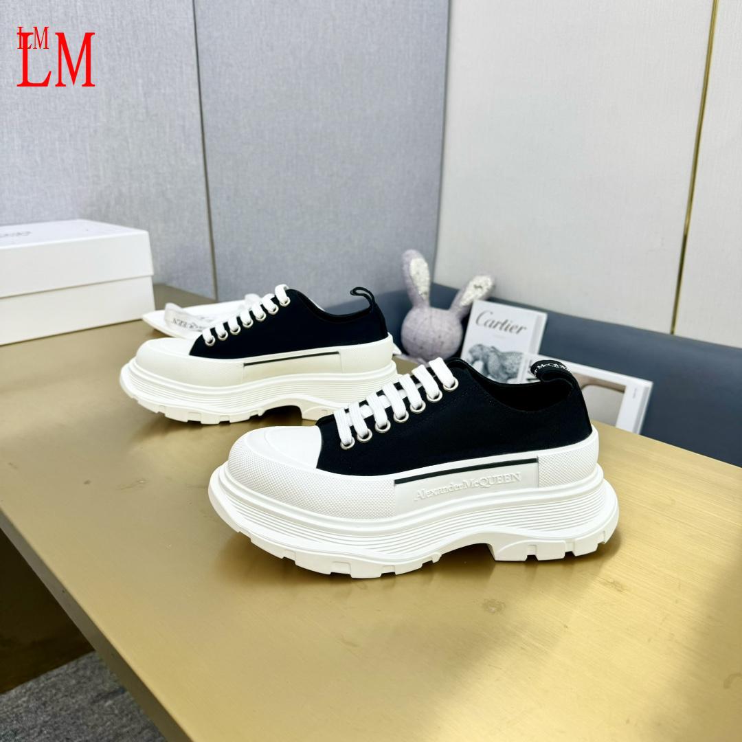 2890 Alexander McQueen $68 gallery