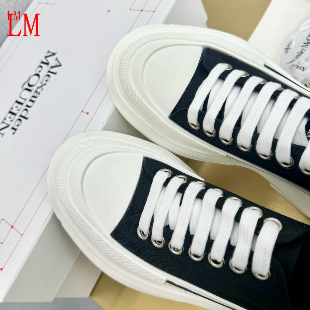2890 Alexander McQueen $68 gallery
