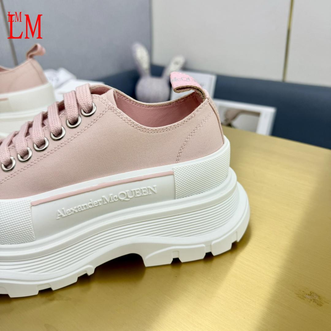 2891 Alexander McQueen  $68 gallery