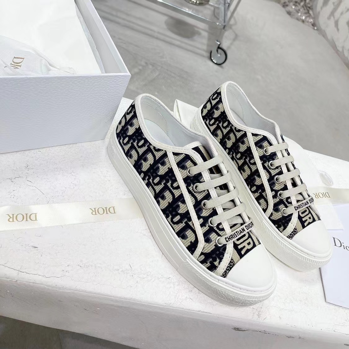 2893 $60 gallery
