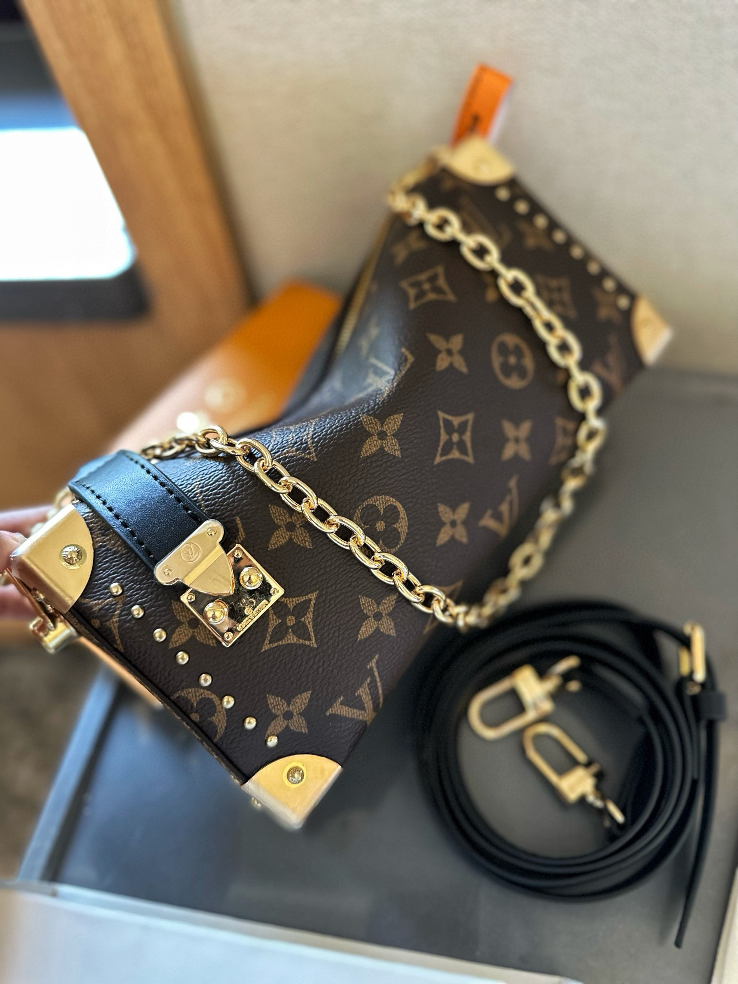 2903 $70 LV Side trunk Valley Ailing Box Bag/Box Bag gallery