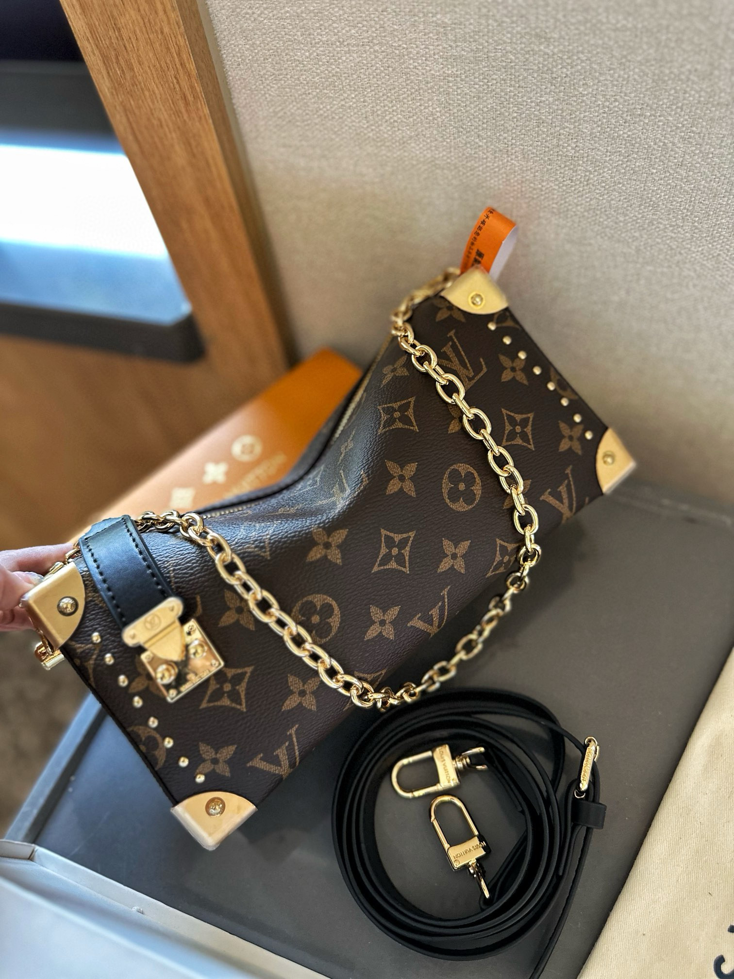 2903 $70 LV Side trunk Valley Ailing Box Bag/Box Bag gallery