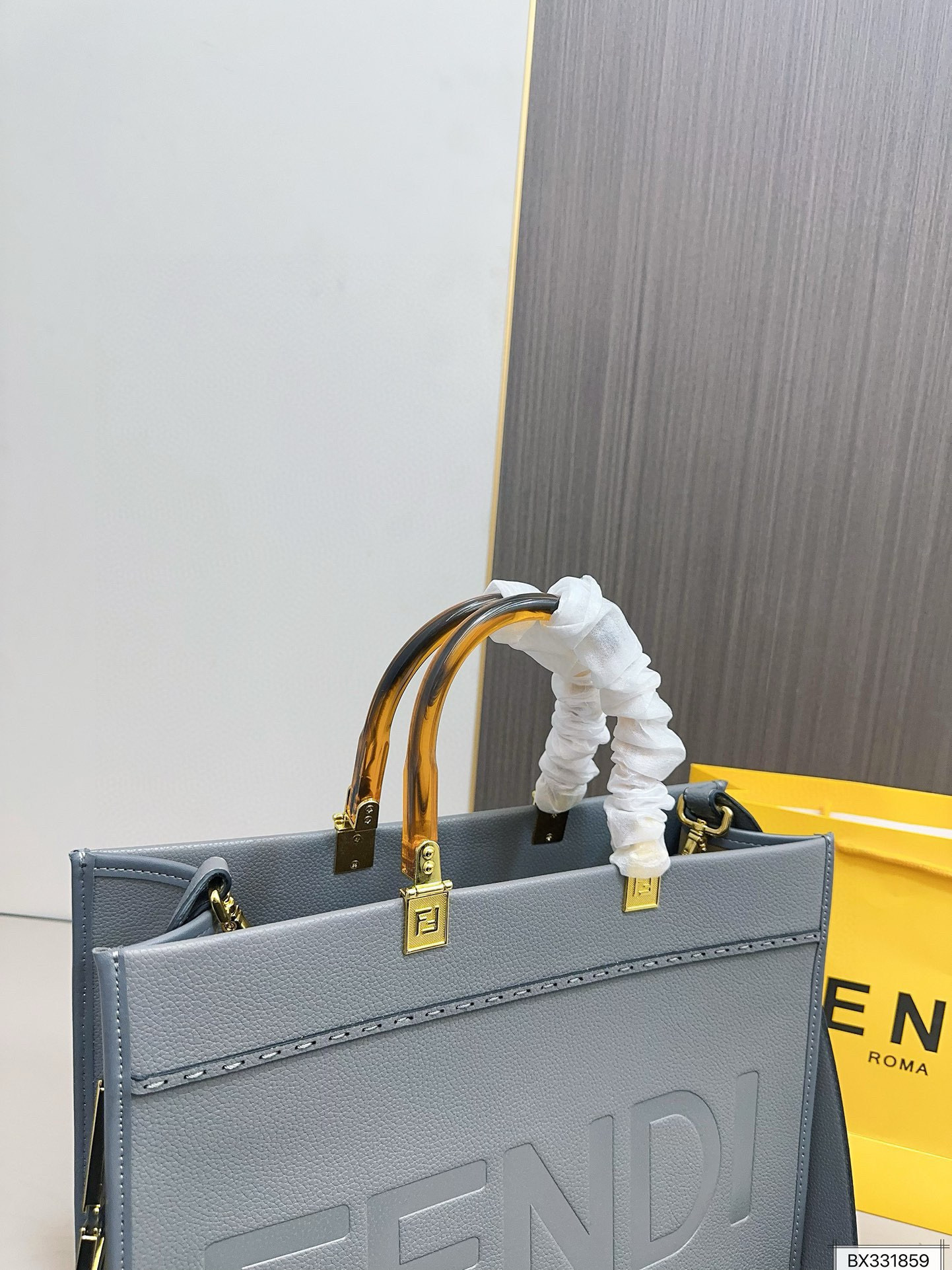 2905 $73 Fendi FENDI Tote Bag gallery
